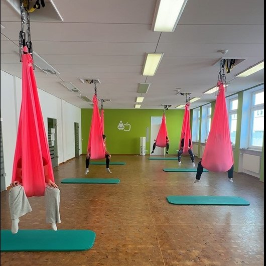Aerial Yoga Bildrechte vhs Weiden